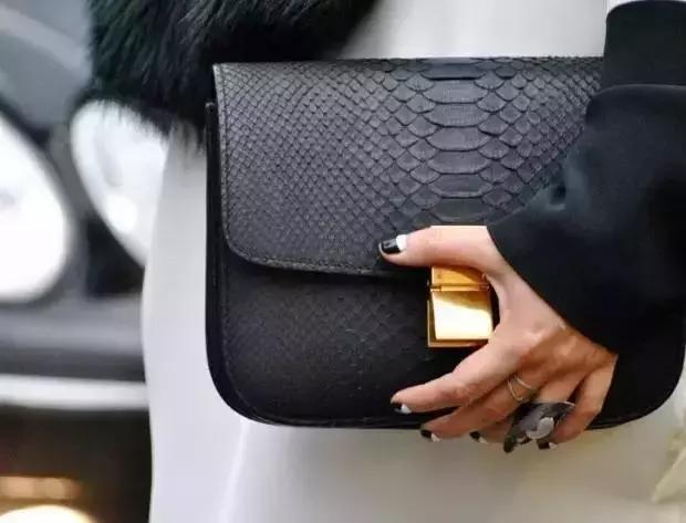 配货加限购，你有钱也买不到Celinebox了~