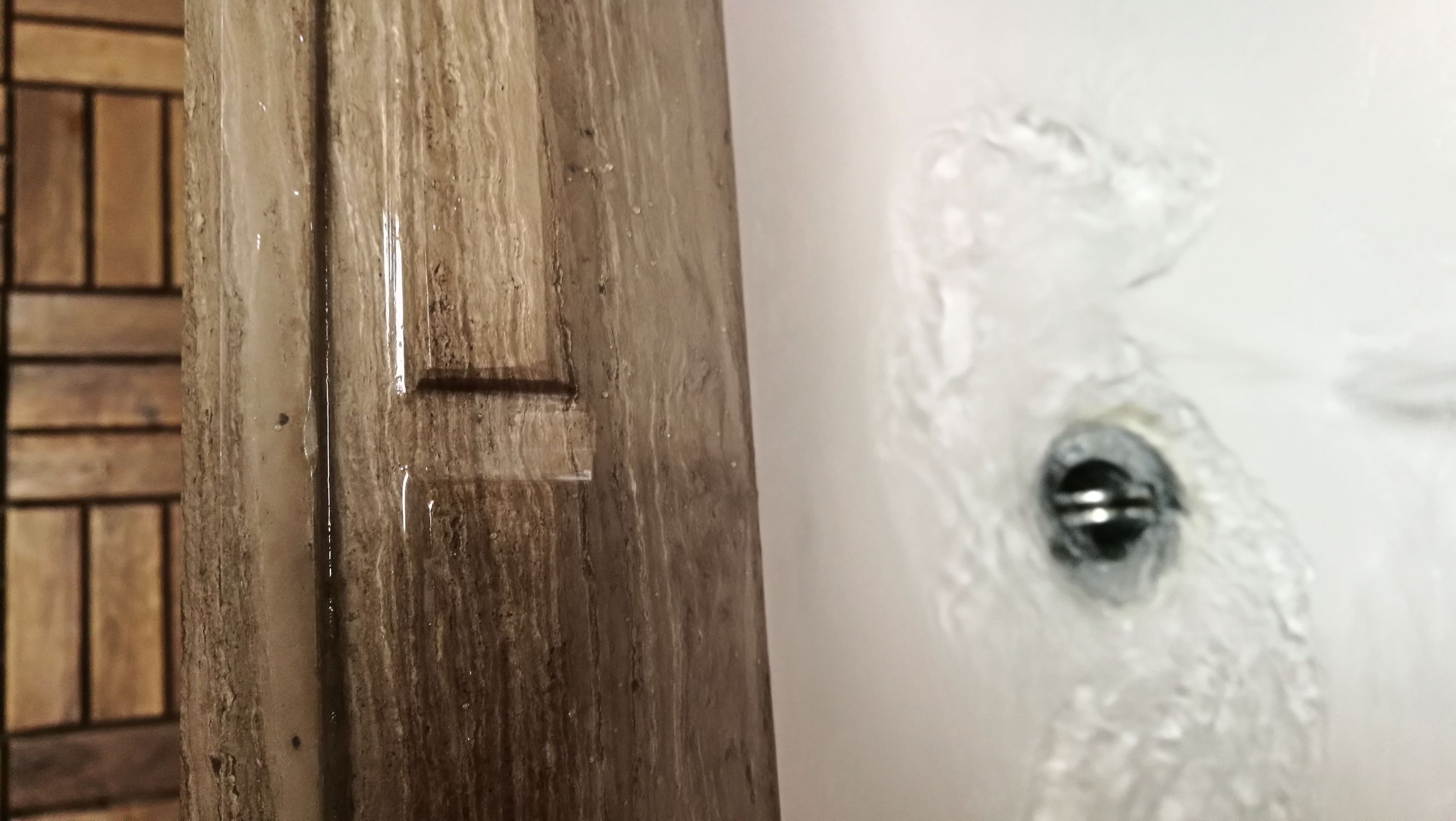 厨房洗手台台面积水怎么解决,洗手池台面积水小妙招