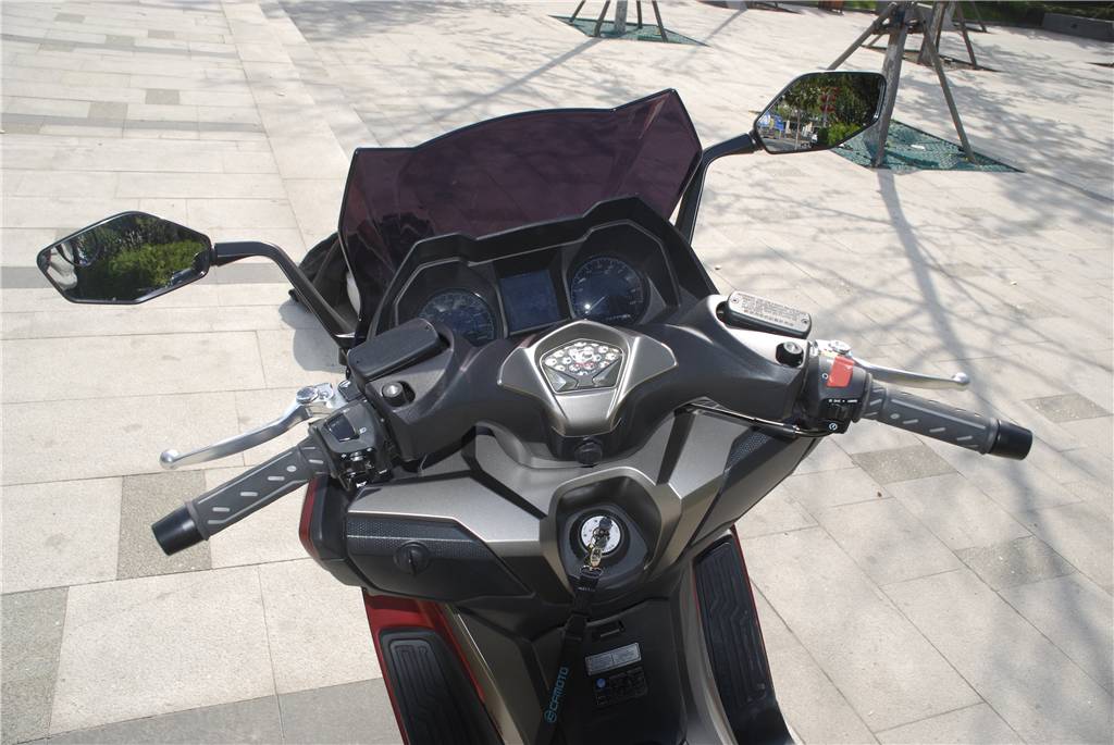 光阳400赛艇纪念版和普通版区别,光阳赛艇400对比宝马c400x