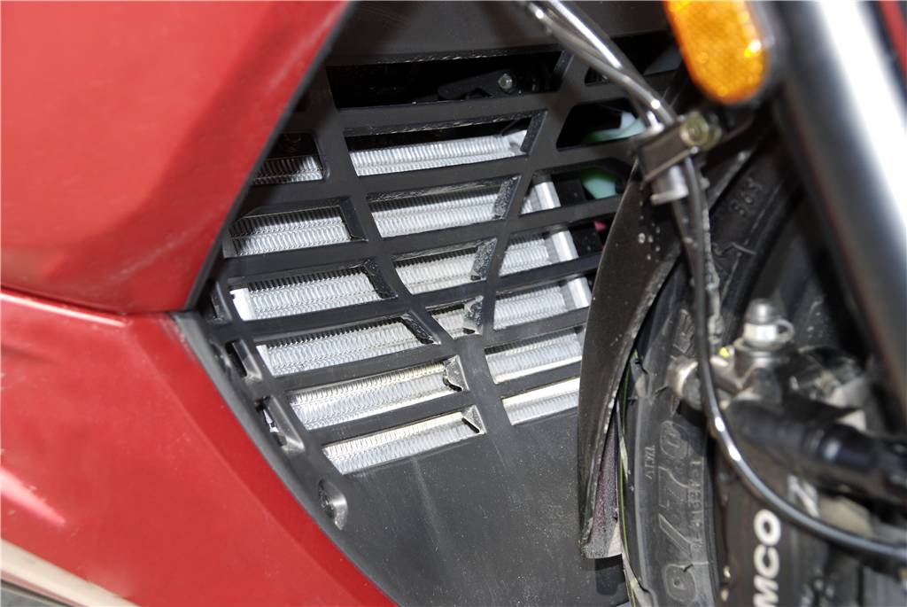 光阳400赛艇纪念版和普通版区别,光阳赛艇400对比宝马c400x