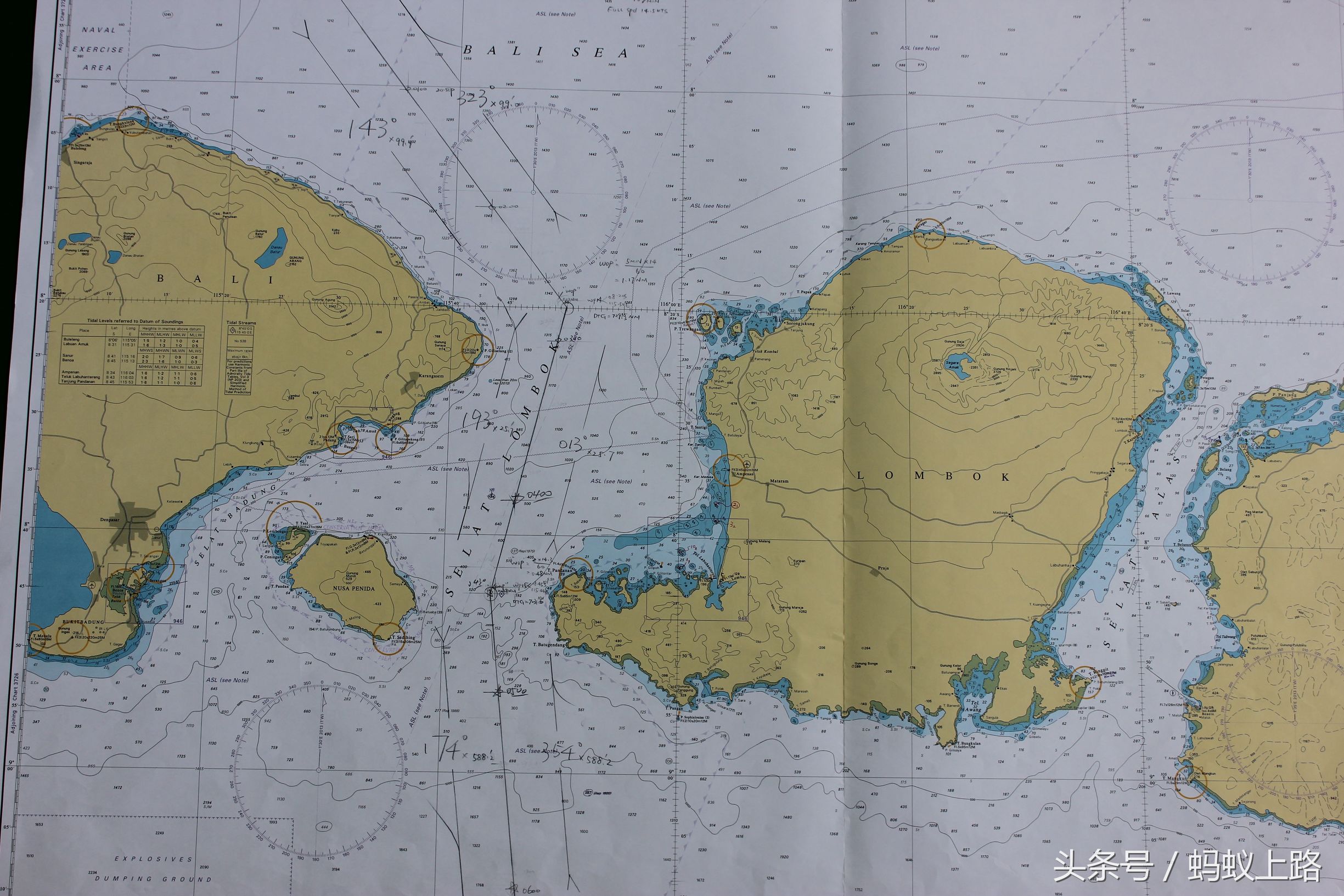 澳大利亚丹皮尔盐场,澳大利亚丹皮尔盐业运盐汽车