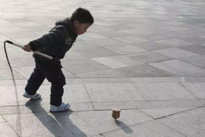 80后童年玩过的民间游戏,80后小时候玩过哪些传统游戏