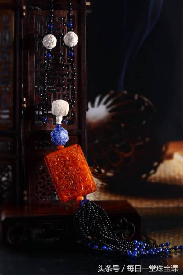 古董蜜蜡是什么,古董蜜蜡怎么形成的