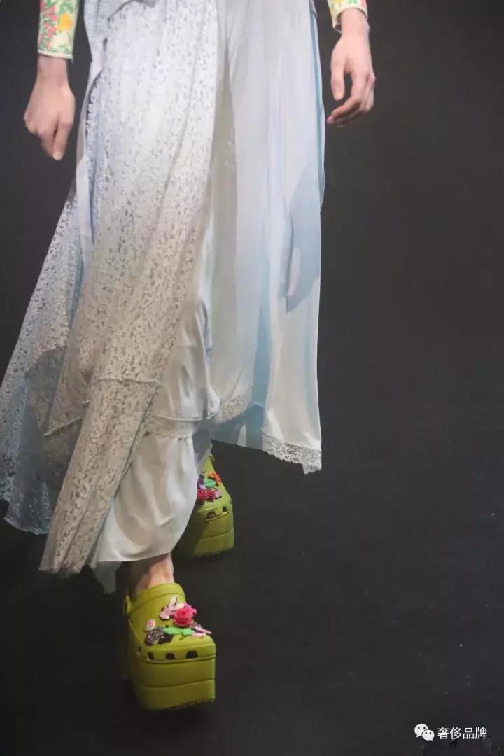 2021秋冬爆款男士加绒休闲运动鞋,推荐几款帅气的秋季运动鞋