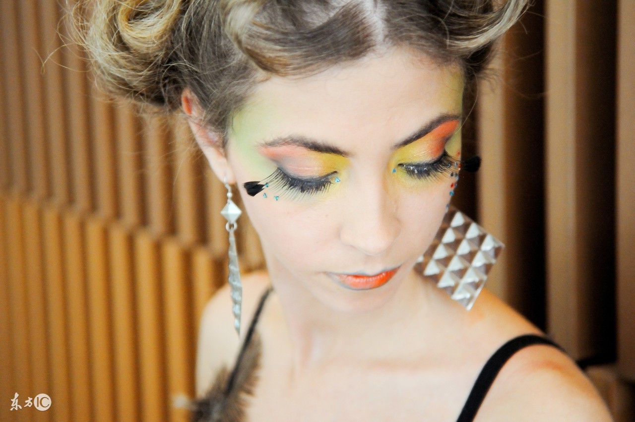 微信里,那个艳俗姑娘我没删