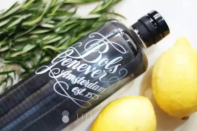 「微微8醺」vol.6｜是金酒代表了人，还是人喝出了金酒的优雅？