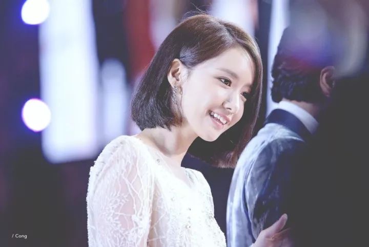 允儿穿搭,允儿短发冬季私服穿搭