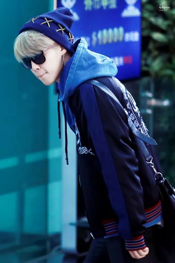 允儿穿搭,允儿短发冬季私服穿搭