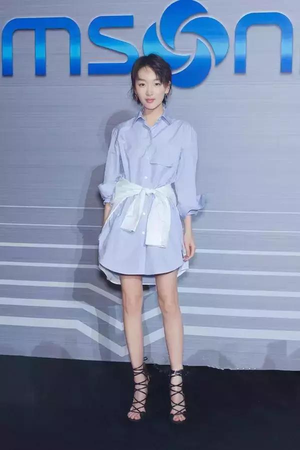 周冬雨burberry最新照片,burberry全球形象大使