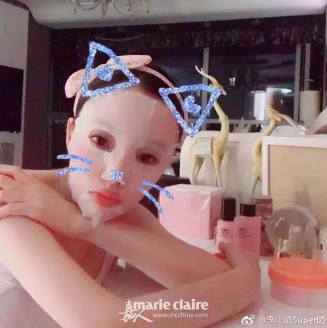 就用30块钱狂收当季爆款彩妆,“带货”女王们的梳妆台超魔性!