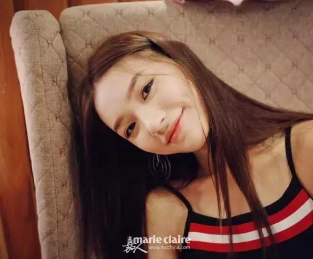 就用30块钱狂收当季爆款彩妆,“带货”女王们的梳妆台超魔性!