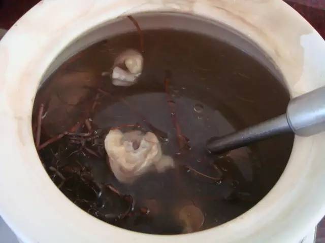 用艾草和姜煮水洗头,艾草浮萍煮水洗头发