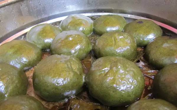 用艾草和姜煮水洗头,艾草浮萍煮水洗头发