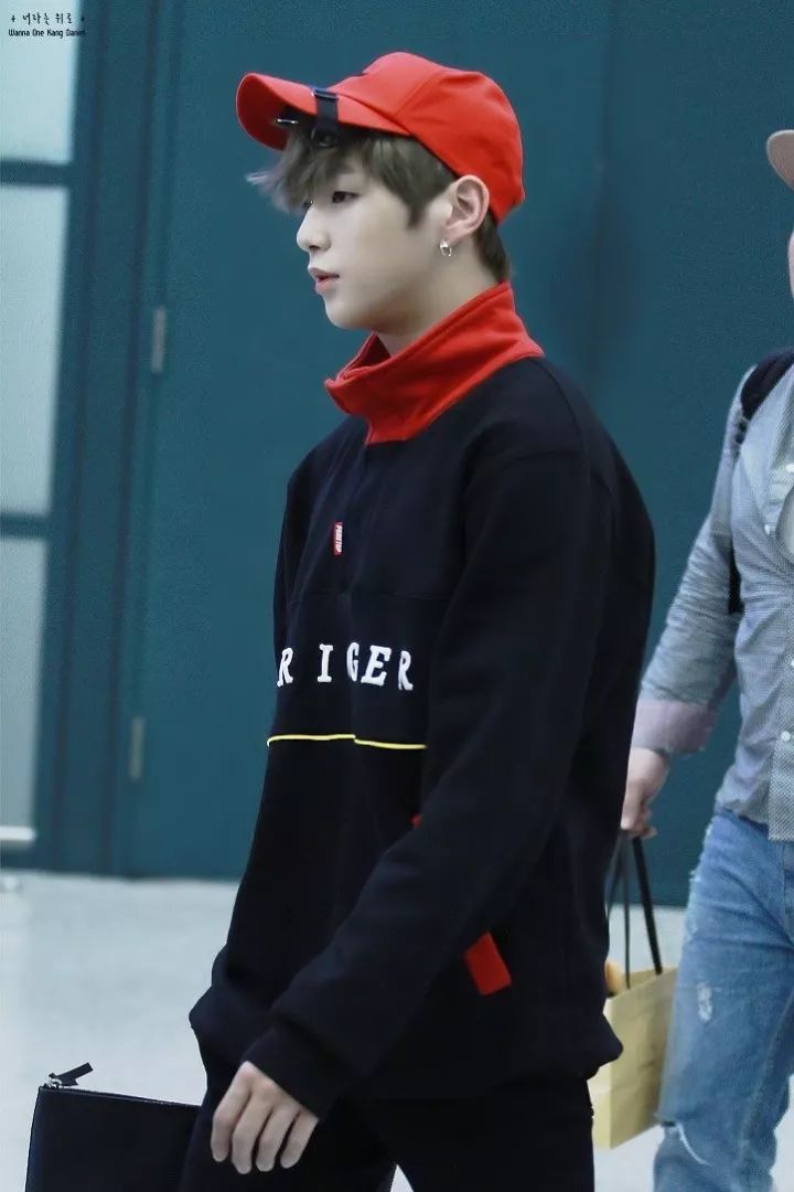 允儿穿搭,允儿短发冬季私服穿搭