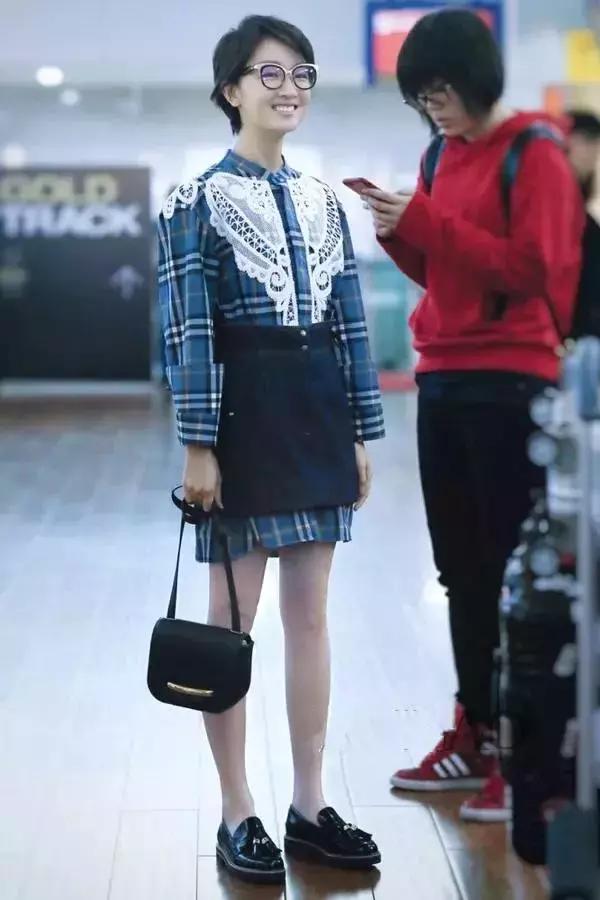 周冬雨burberry最新照片,burberry全球形象大使