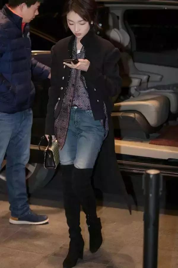 周冬雨burberry最新照片,burberry全球形象大使