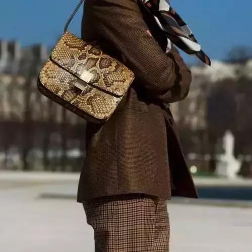 配货加限购，你有钱也买不到Celinebox了~