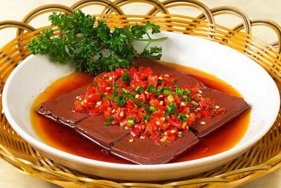 6个症状告诉你身体铁元素丢了,即将面临贫血,这5种食品是它天敌