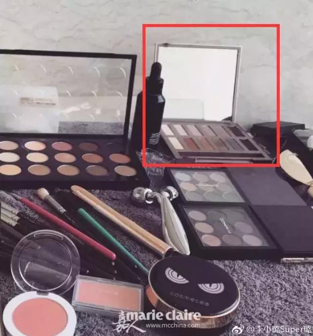 就用30块钱狂收当季爆款彩妆,“带货”女王们的梳妆台超魔性!