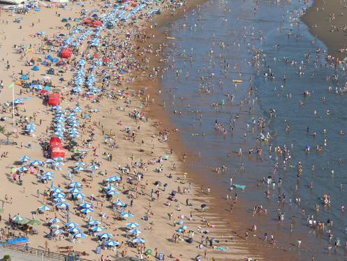 人山人海也是风景线,人山人海也是一种风景