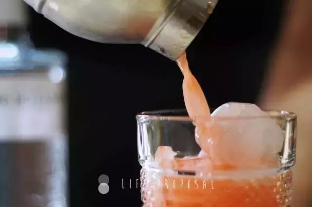 「微微8醺」vol.6｜是金酒代表了人，还是人喝出了金酒的优雅？