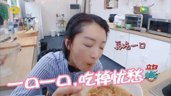 周冬雨burberry最新照片,burberry全球形象大使