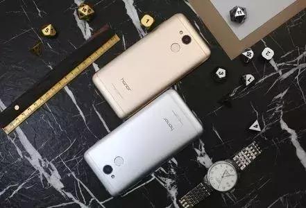 从华为到荣耀,从荣耀到华为