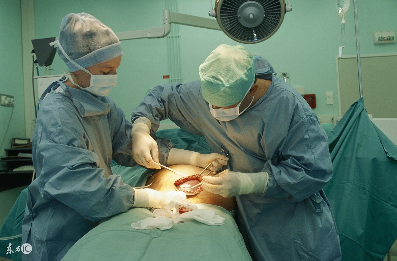 孕妇b超发现腹部有强回声,孕妇肚子被胎儿踢破了真实事件