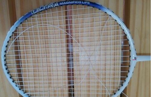 羽毛球穿线如何辨别穿线好坏,羽毛球拍穿线教程全过程