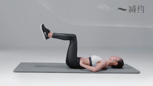 露腰马甲线身材,身材好腰细的女生露马甲线和锁骨