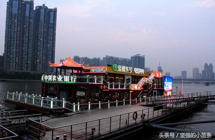 小蛮腰附近珠江夜游,广州珠江夜游坐轮船看小蛮腰