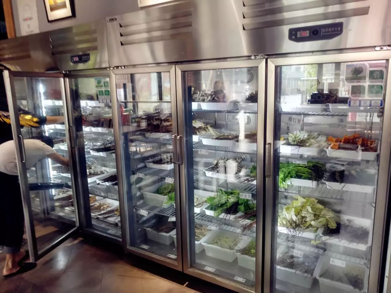 一根串6根签,吃串串是称重划算还是数签签划算