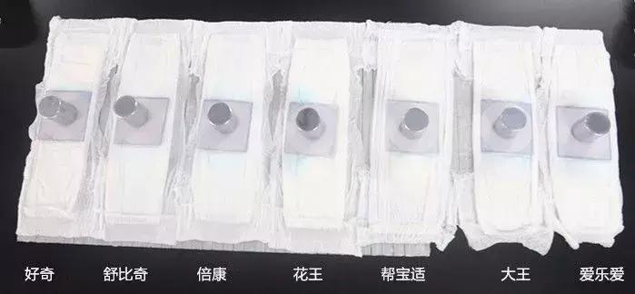 各大品牌纸尿裤大比拼,纸尿裤和宝宝打架