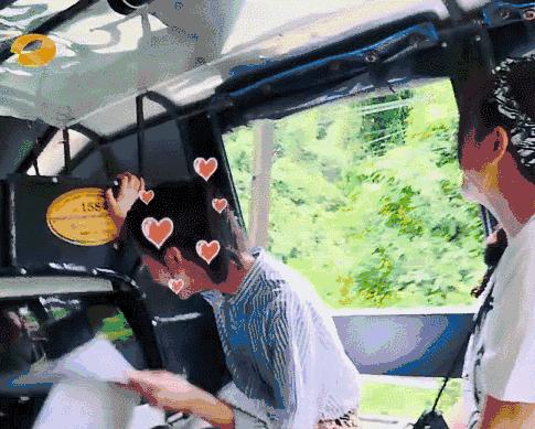 周冬雨burberry最新照片,burberry全球形象大使