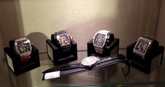 YZ名品交流中心，一场与“与名品碰撞”的时尚约会