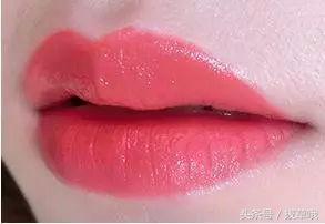 唇色深的妹子,唇色深皮肤黄适合什么颜色口红