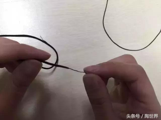 手串盘久了绳断了怎么办,手串弹力绳盘断了