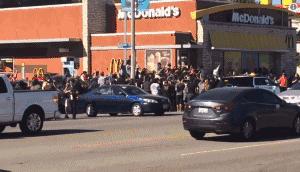 醉咯！美国黄牛倒卖四川辣酱：蘸一下10美金，中国网友：可怜的娃