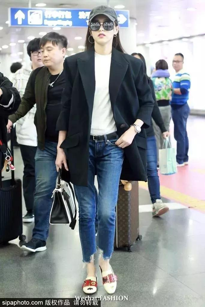 刘诗诗唐嫣甜蜜日常,一入秋便是深秋