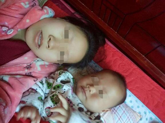 孩子高烧42度不退母亲痛苦,宝宝高烧不退哭得撕心裂肺