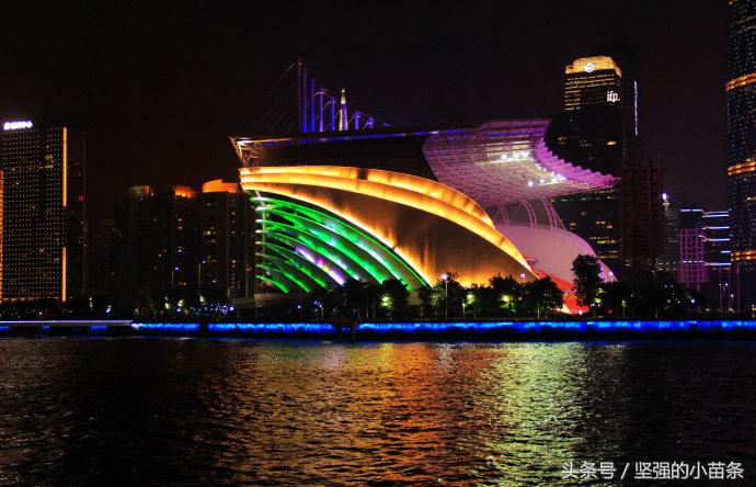 小蛮腰附近珠江夜游,广州珠江夜游坐轮船看小蛮腰