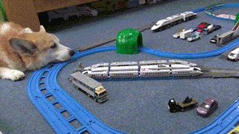 学校组织学生第二天穿父母工作服来上课，小明真太屌丝了