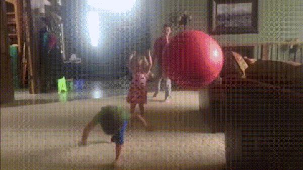 学校组织学生第二天穿父母工作服来上课，小明真太屌丝了