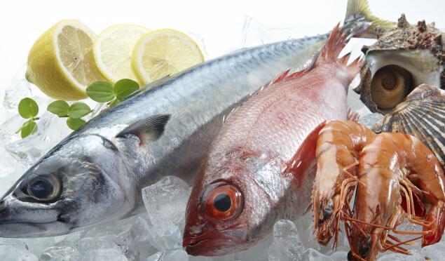 脱发厉害用什么育发液,脱发吃什么能帮助生发呢