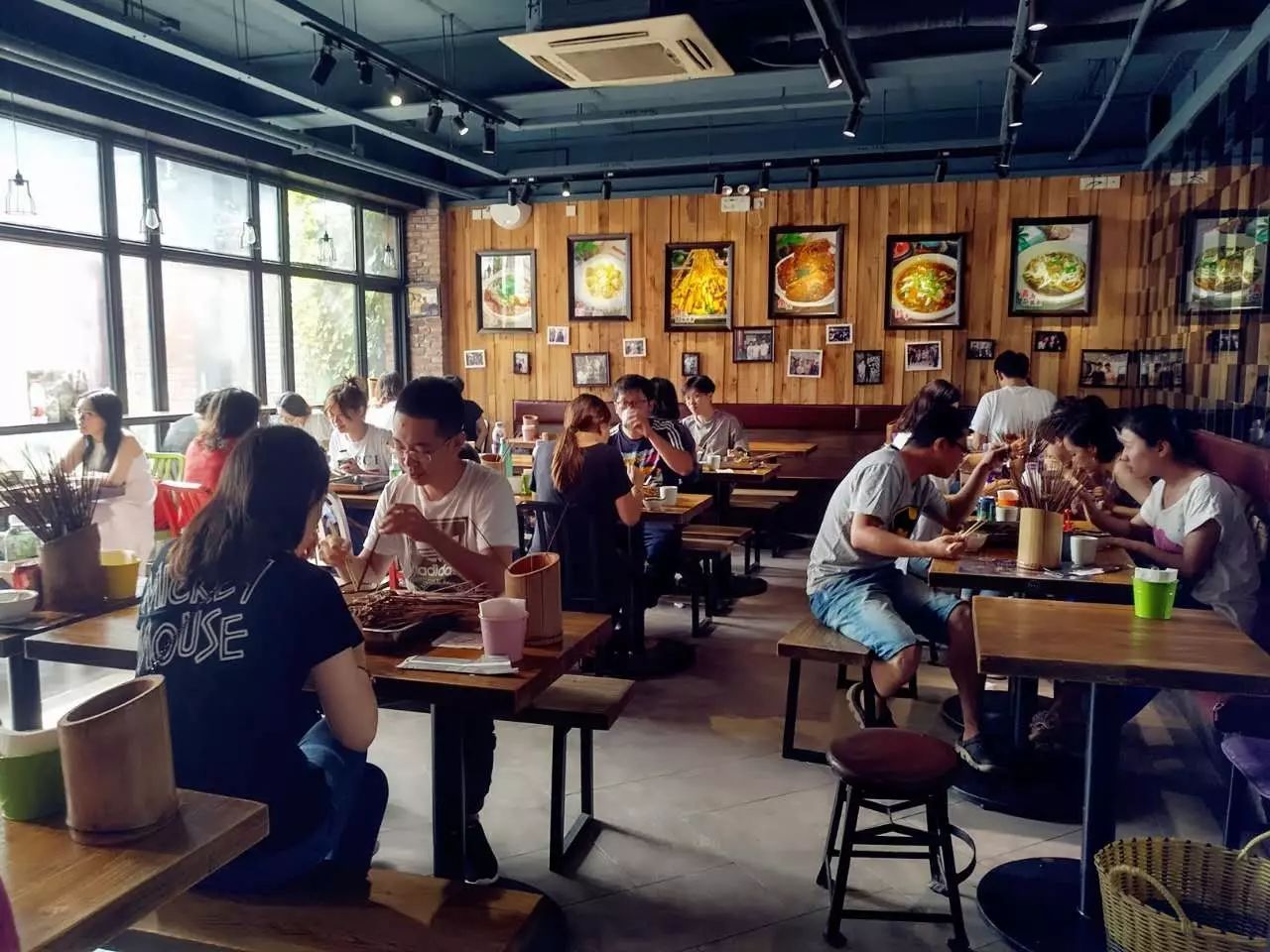 一根串6根签,吃串串是称重划算还是数签签划算