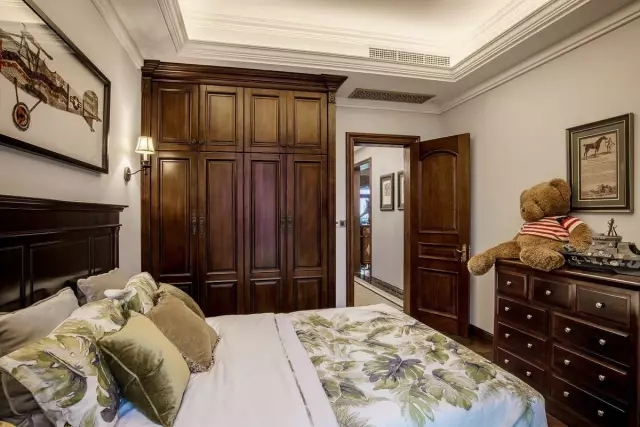 昆明贝壳粉美式装修效果图,昆明135平层轻奢美式装修