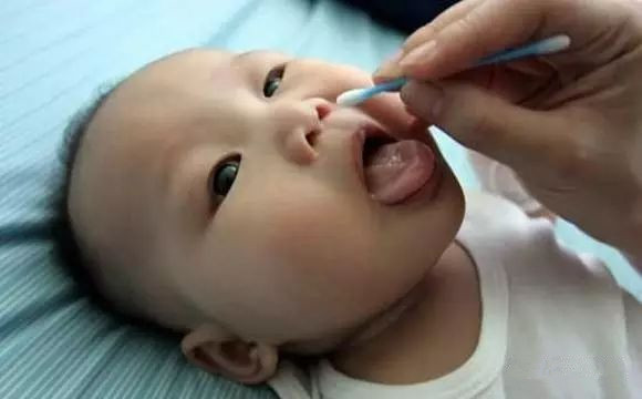 宝宝鼻塞怎么办教你一招解决方法,快速缓解宝宝鼻塞的方法小妙招