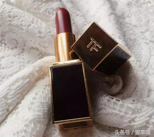 唇色深的妹子,唇色深皮肤黄适合什么颜色口红