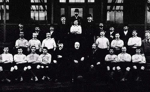 为什么看足球的比篮球多,为什么看足球比看篮球还要激动