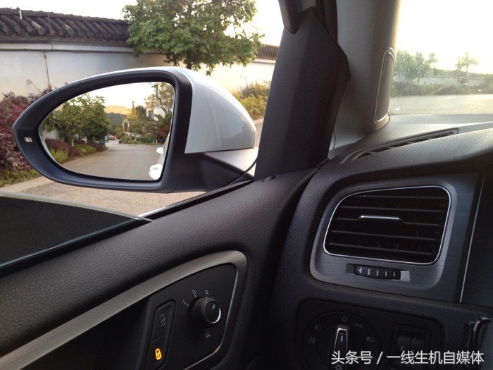 大众神车高尔夫多少钱,大众小钢炮高尔夫四驱